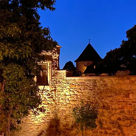Haeuschen Am Turm In Holiday home